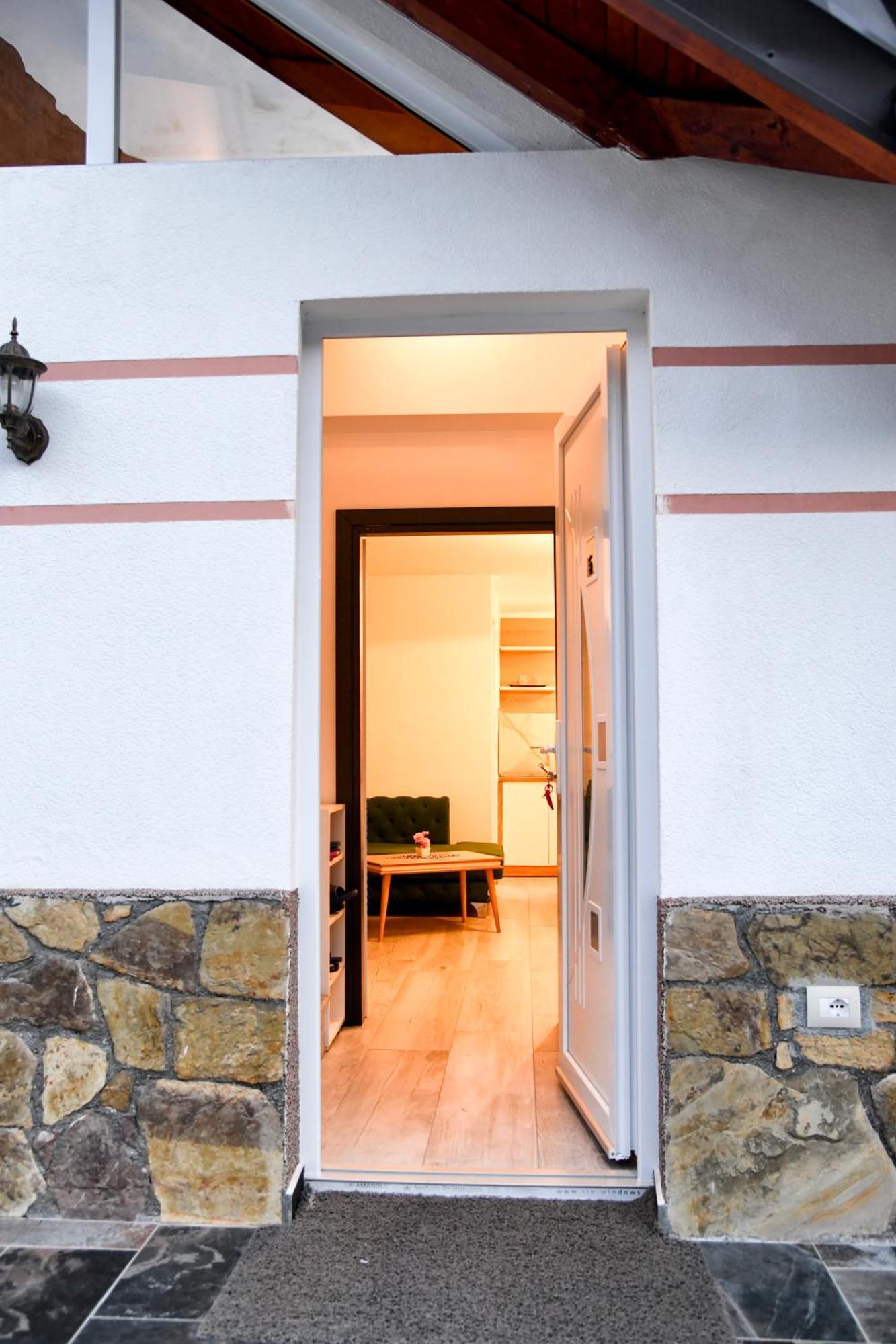 Breezy Hotel Valbone Exterior photo